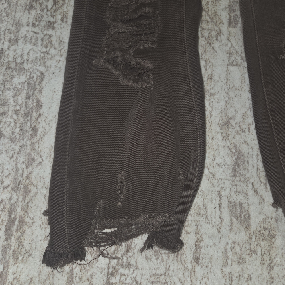 Edgy Distressed Straight Leg Jeans - Picture 2 of 5